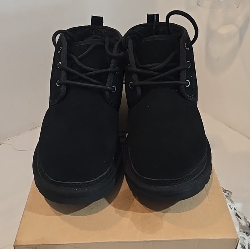 UGG Neumel Chukka Boots - Black - Women's Size 11 Pre-owned Excellent Condition - Picture 3 of 10